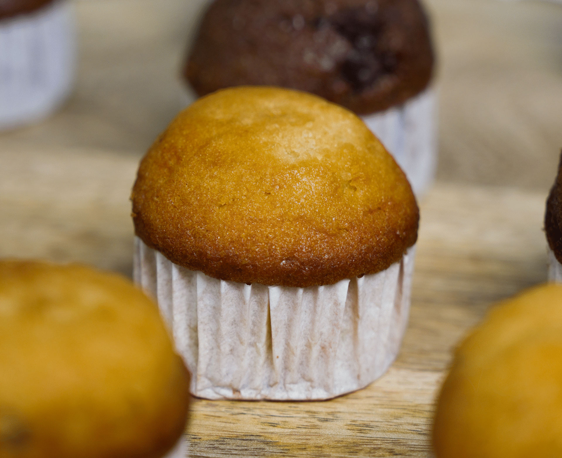 16 Mini Vanilla Muffin - Image 1