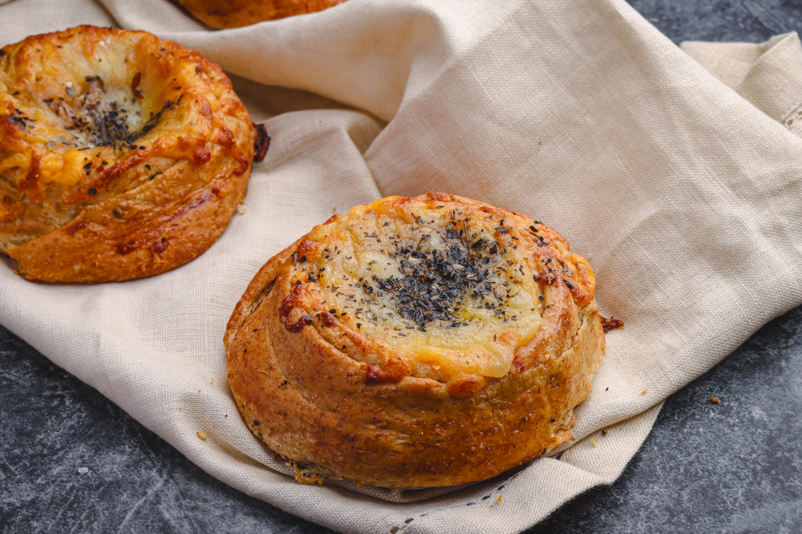 JA_31 Mini Garlic Babka - Image 1